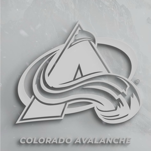 Meet your Posher, Justin all items come from a smoke free home! - Picture 2 of 3